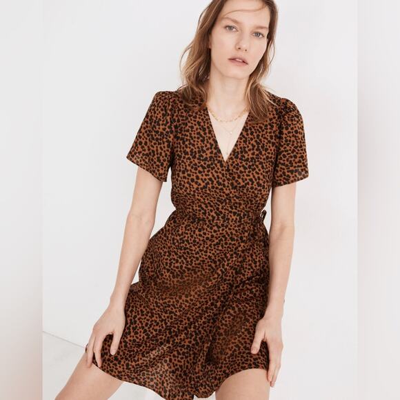 NWT Madewell Flutter-Sleeve Wrap Mini Dress in Painted Leopard Medium - Picture 2 of 15